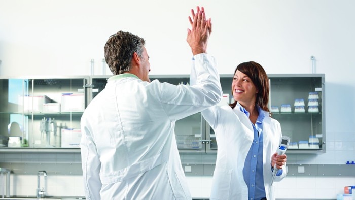 promo_labscene_highfive_920x518