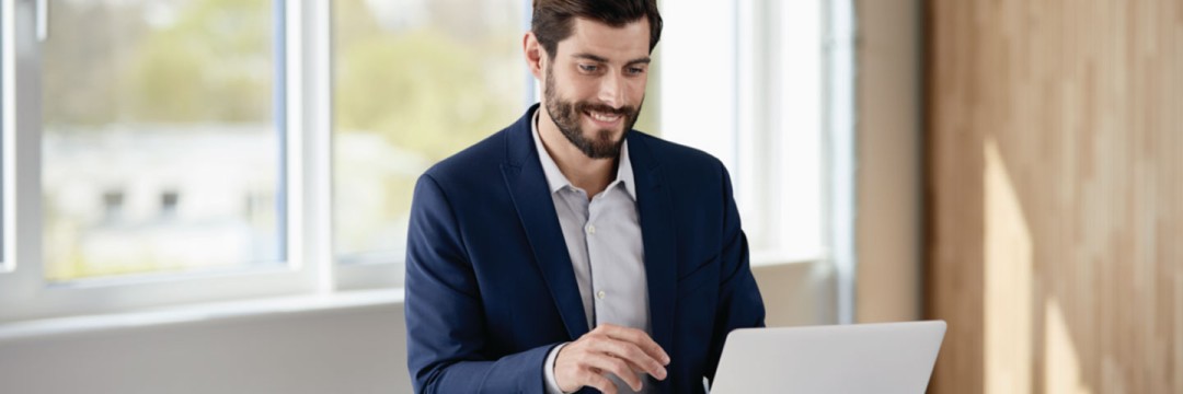 Customer at laptop uses Punchout to purchase lab products by Eppendorf