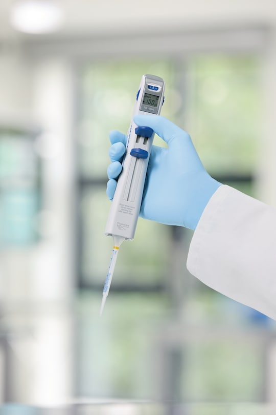 Repeater Pipettes from Eppendorf | Multipette® M4