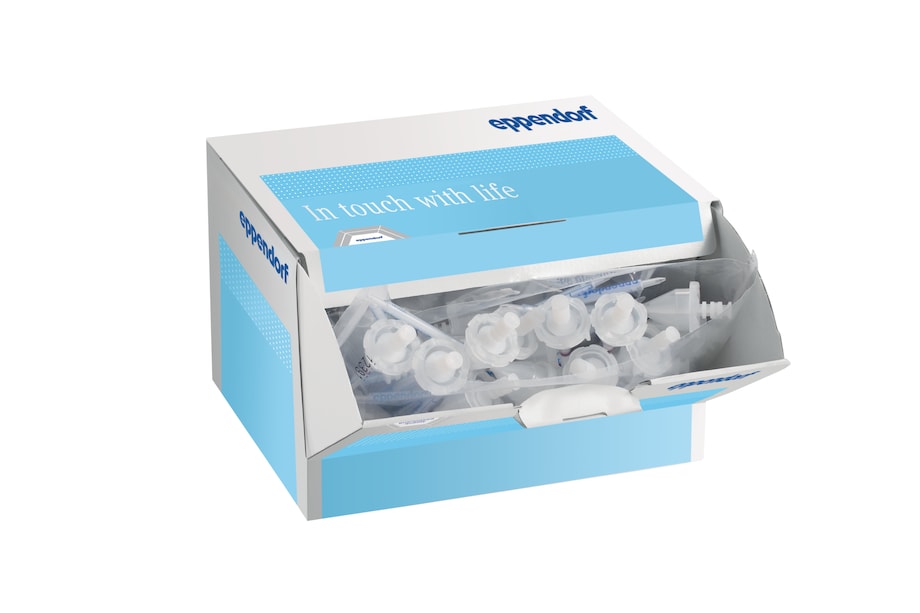 Eppendorf Combitips® advanced positive-displacement pipette tips come in a handy box with extricable chute Eppendorf Combitips® advanced positive-displacement pipette tips come in a handy box with extricable chute