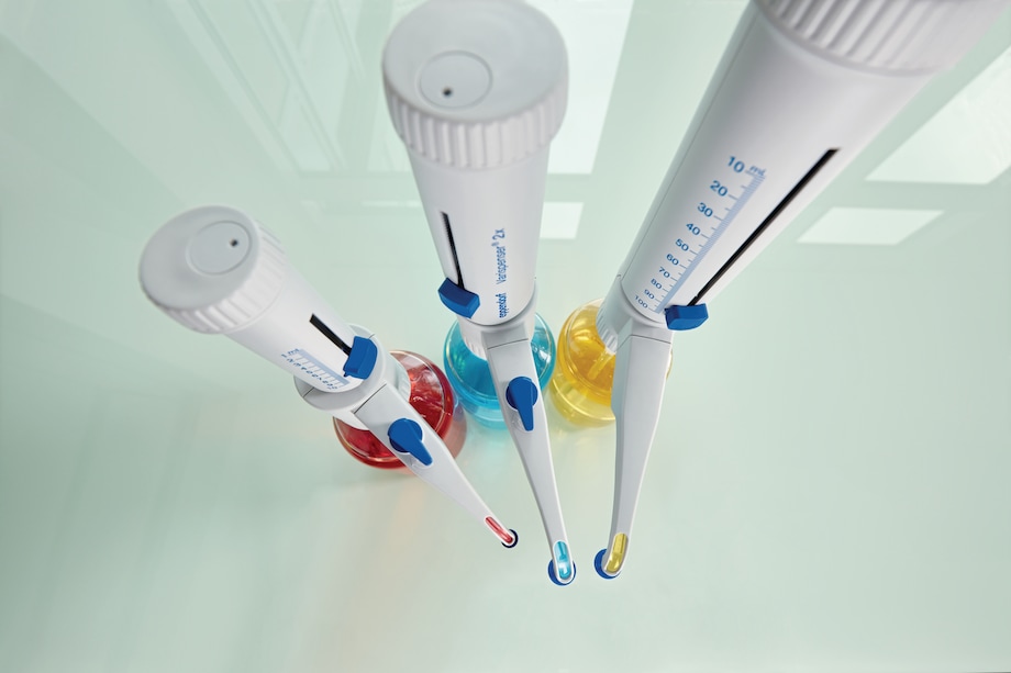 Eppendorf Varispenser® 2 and Varispenser® 2x bottle-top dispensers – six different sizes for dispensing volumes from 0.2 – 100 mL Eppendorf Varispenser® 2 and Varispenser® 2x bottle-top dispensers – six different sizes for dispensing volumes from 0.2 – 100 mL