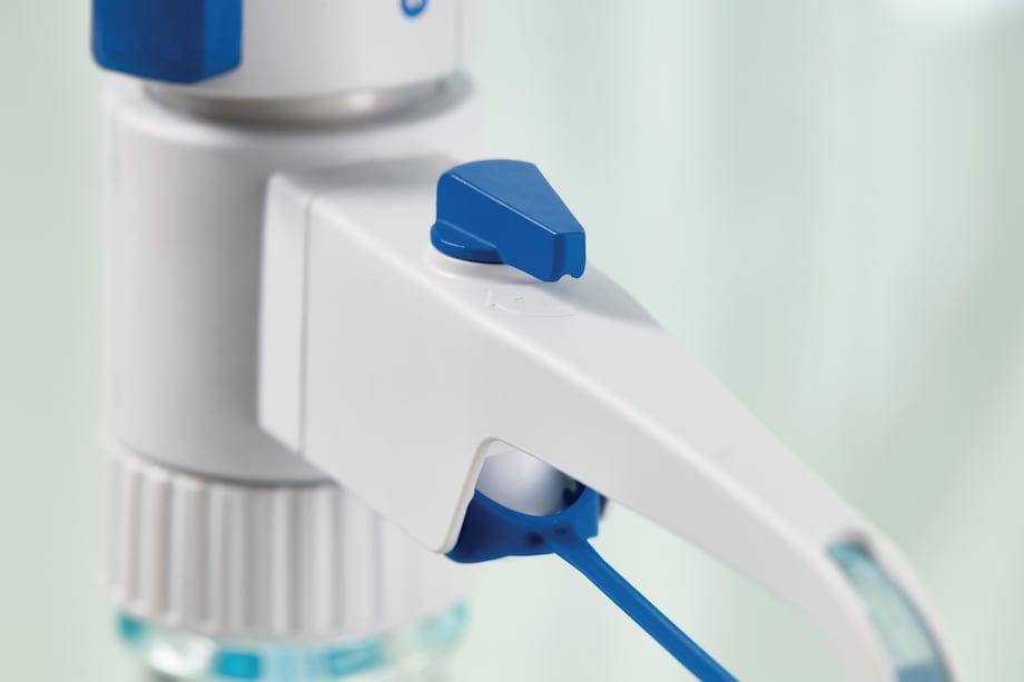 The Varispenser® 2x bottle-top dispenser's recirculation valve lever The Varispenser® 2x bottle-top dispenser's recirculation valve lever